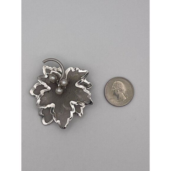 Vintage Coro Double Mesh Silver Tone Leaves Faux Pearl Accents - Picture 7 of 8